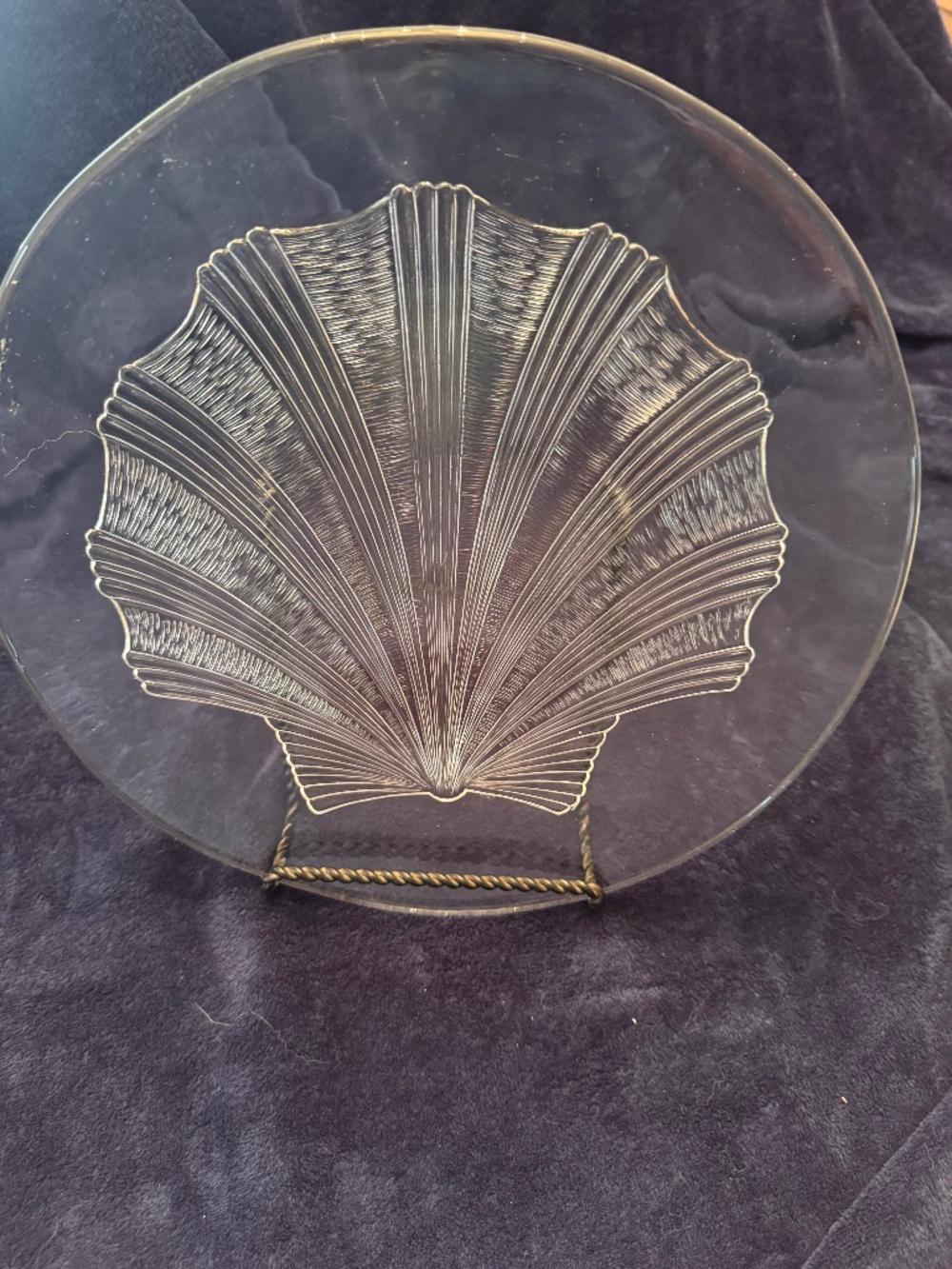 Seashell design glass plate
